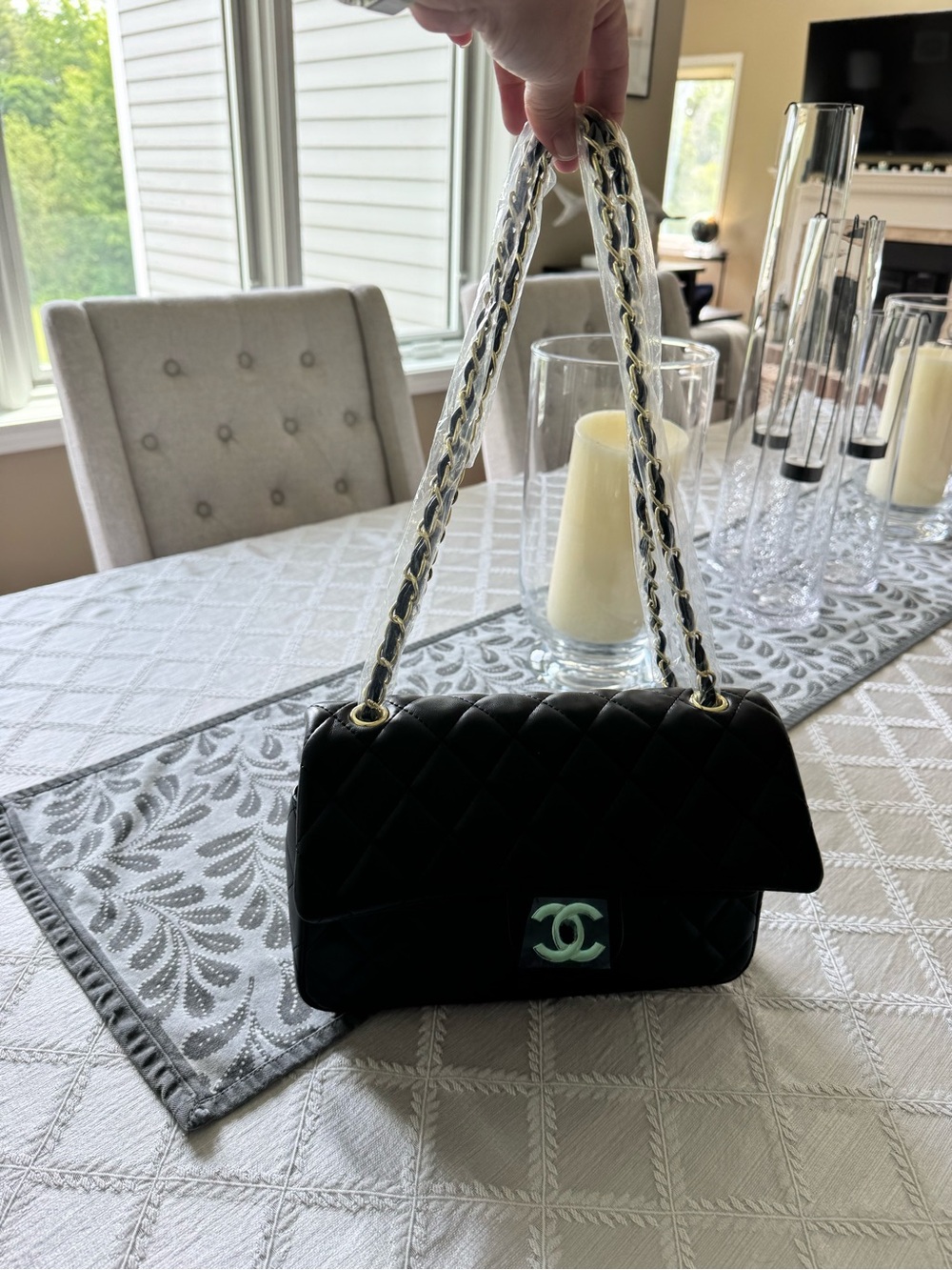 Black Quilted Shoulder Bag with Gold Chain NEW!! - Picture 4 of 6